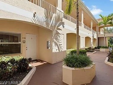 1096 Woodshire Ln, Naples FL 34105-7429 exterior