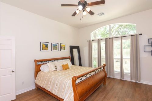 12504 Emerald Oaks Dr, Austin TX 78748 exterior