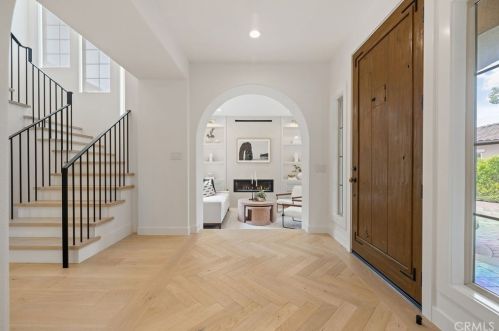 10464 Caribou Way, Tustin CA  92782-1470 exterior