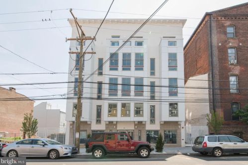 1633 2nd St, Philadelphia PA 19130-3127 exterior