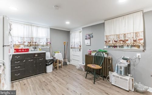 54 Upland Ave, Chester PA 19015-2427 exterior