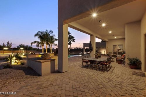 2007 Carriage Dr, Phoenix AZ 85086-8413 exterior