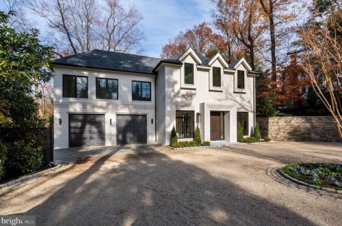 3022 University Ter, Washington, DC 20016-3463