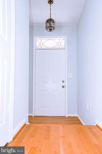 15301 Manor Village Ln, Rockville MD 20853-1820 exterior