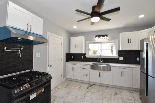 1939 18th St, Milwaukee WI  53205-1646 exterior