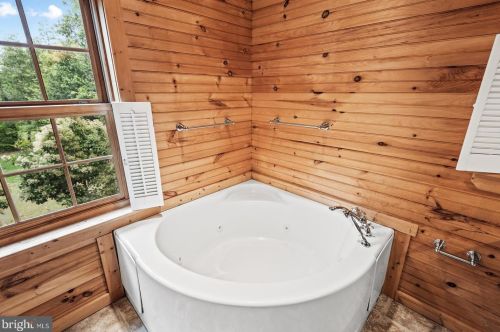 3432 Memorial St, Alexandria VA 22306-1548 exterior