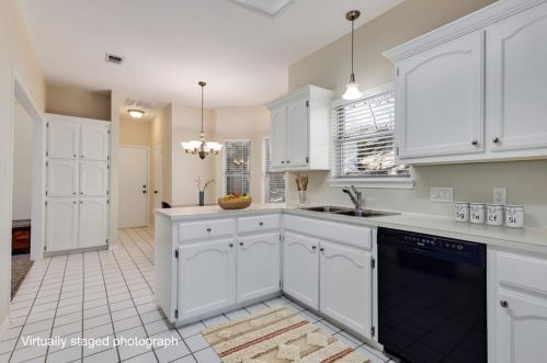 208 Ashworth Dr, Austin TX 78746 exterior