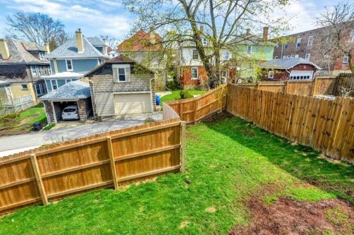 1670 Hillsdale Ave, Pittsburgh PA 15216-1870 exterior