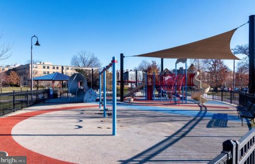 345 Oakdale Pl, Washington DC 20001-1719 exterior