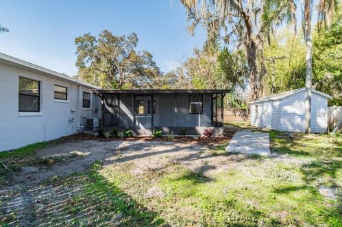 718 Riv Dr, Tampa FL 33617-7857 exterior