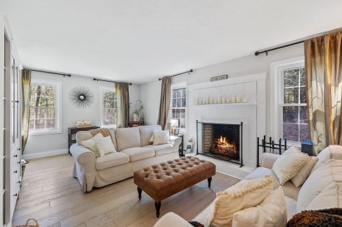 5 Spillway Ln, Concord NH 03301-8303 exterior