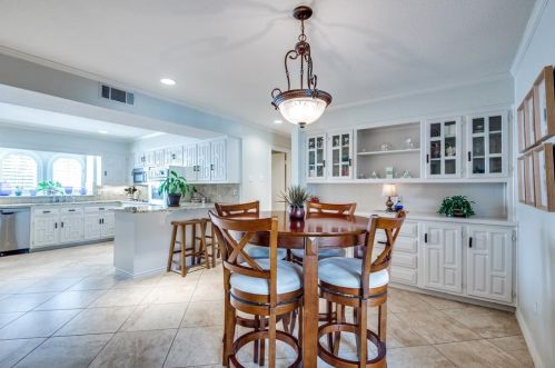 10727 Cox Ln, Dallas TX 75229-5211 exterior