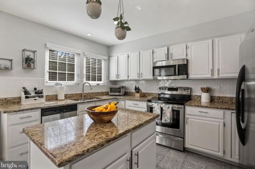 3907 Elbert Ave, Alexandria VA 22305-2045 exterior