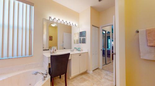 10051 Chadwick Dr, Fort Pierce FL 34987-2418 exterior