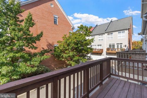 5124 Knapp Pl, Alexandria VA 22304-8637 exterior