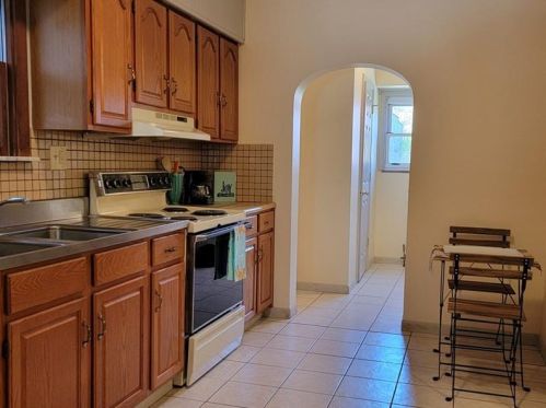 1213 4th Ave, Moon Twp PA 15108-1617 exterior