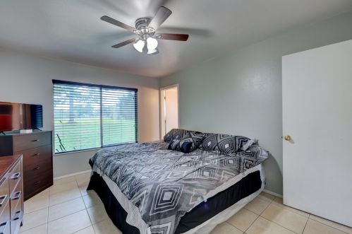 218 Cherryhill Rd, Fort Pierce FL 34953-6232 exterior