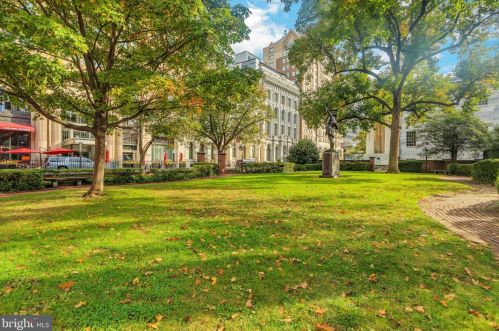 421 Chestnut St, Philadelphia PA  19106-2425 exterior