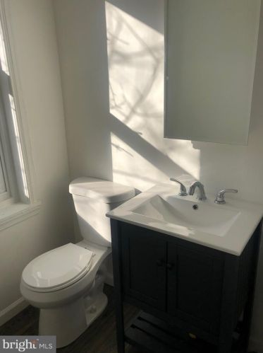 98 6 St, Darby PA 19023-2307 exterior