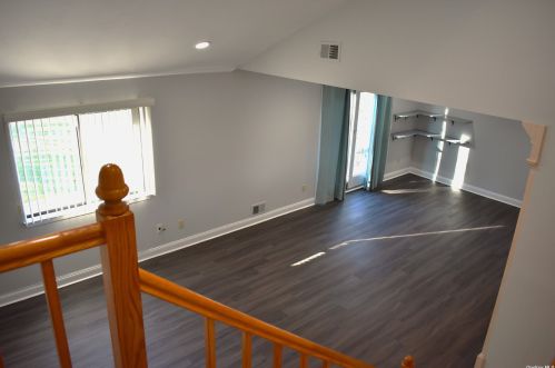 196 Scarlett Dr, Commack NY 11725-4636 exterior