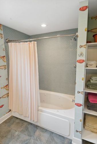 2955 Sunnyside Ave, Chicago IL 60630-3923 exterior