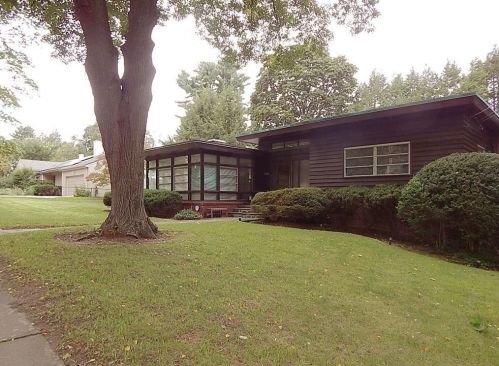 1551 Commonwealth Ave, Newton MA 02465-2800 exterior