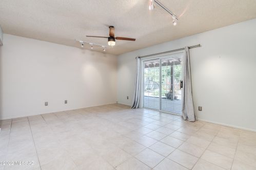 7431 Ln Cienega Dr, Tucson AZ 85712-1423 exterior