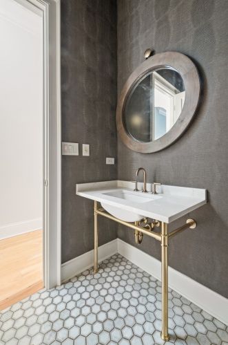 1025 Lill Ave, Chicago IL 60614-2107 exterior