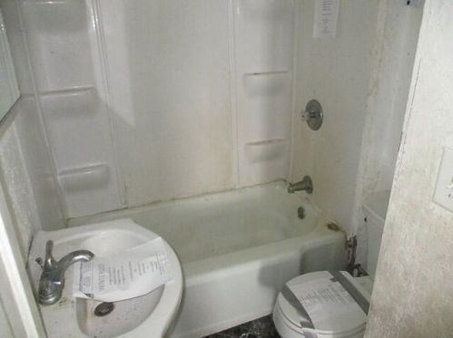 2830 Palmer St, Milwaukee WI 53212-2435 exterior