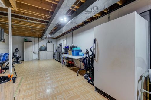 655 Fay Ave, Elmhurst IL 60126-2149 exterior