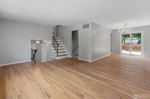 201 Shirley Ave, Edison NJ 08820-1323 exterior