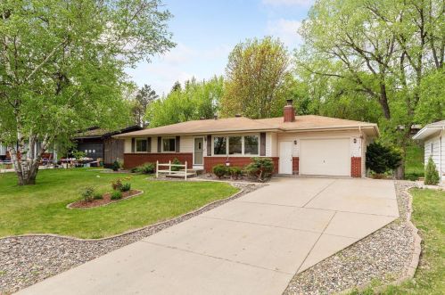 656 17th Ave, Saint Paul, MN 55112-6523