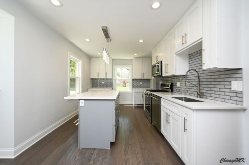 1707 76th Ct, Chicago IL  60707-4104 exterior