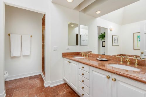 2039 Mohawk St, Chicago IL 60614-4514 exterior