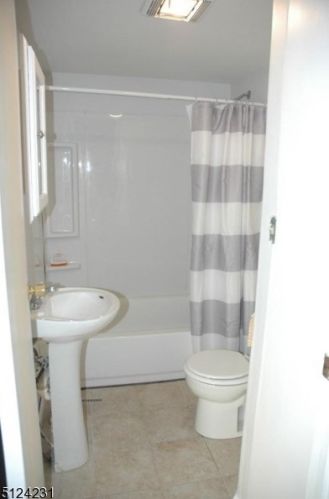 13 Bass Rock Rd, Hopatcong NJ  07843-1901 exterior