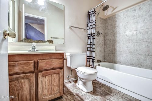 7330 Coolidge St, Phoenix AZ 85015-3845 exterior