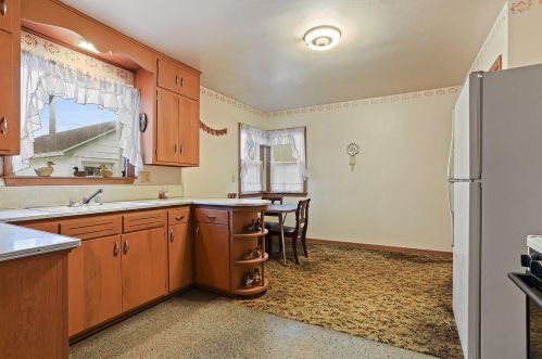 413 31 St, Manitowoc WI 54220-3609 exterior