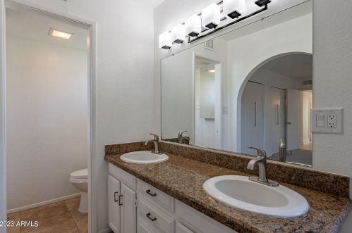 2604 Summit Pl, Chandler AZ 85224-1036 exterior