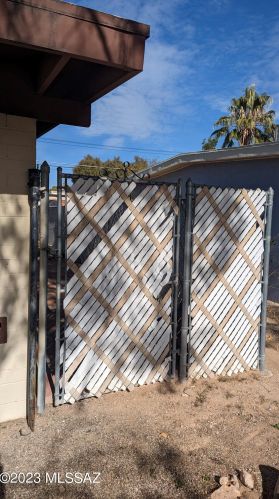 1359 Nevada Dr, Tucson, AZ 85706-1426