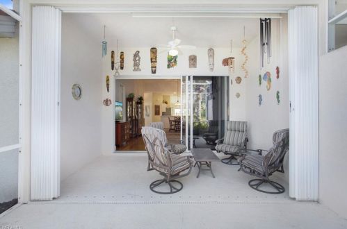 5889 Northridge Dr, Naples FL 34110-3369 exterior