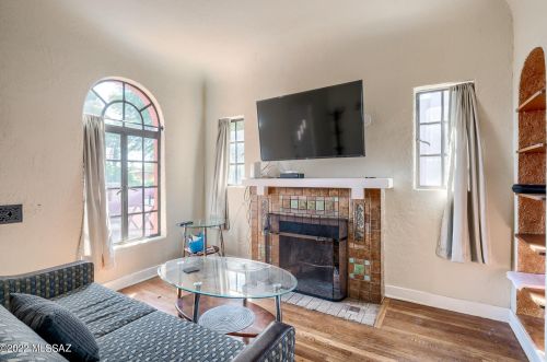 2021 6 St, Tucson AZ 85716-4822 exterior