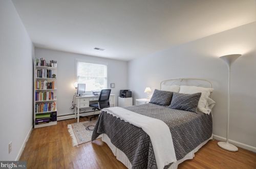 735 Hickory Ln, Berwyn PA 19312-1438 exterior