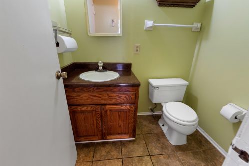 8930 87 Ct, Milwaukee WI 53224-2107 exterior