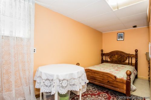 5515 Kildare Ave, Chicago IL 60629-5733 exterior