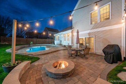 1539 Stockton Ln, Bull Valley IL 60014-2022 exterior