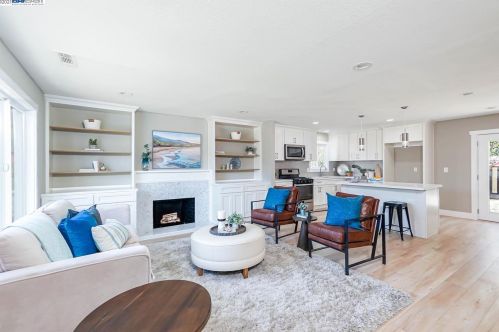 5501 Arizona Dr, Concord CA  94521-4026 exterior