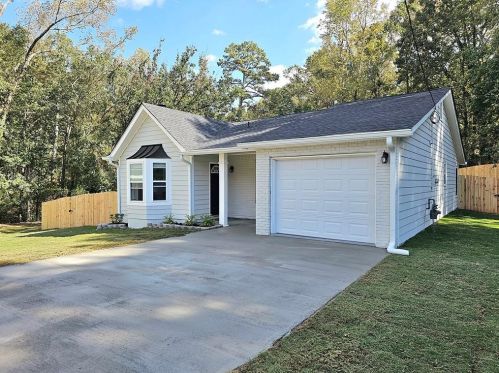 2061 Marbut Forest Dr, Lithonia GA  30058-7827 exterior