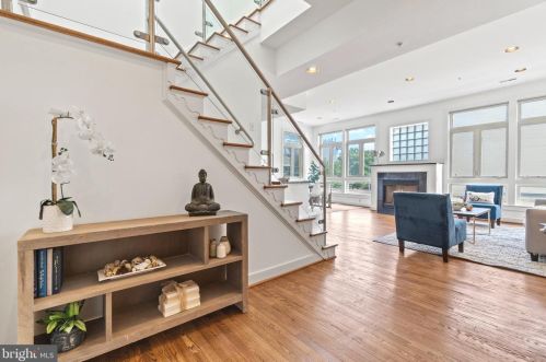 2363 Champlain St, Washington, DC 20009-2667