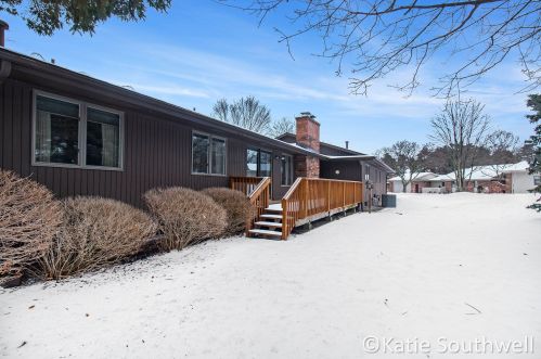 3646 Charlevoix Dr, Grand Rapids MI 49546-7061 exterior