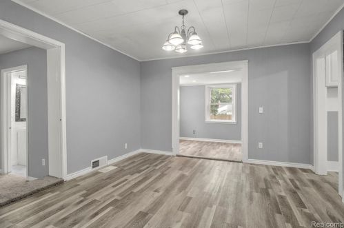 5834 Belton St, Garden City MI  48135-2531 exterior